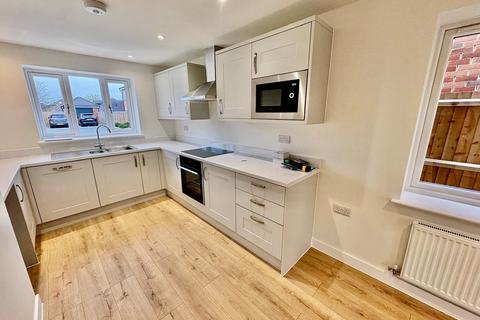 3 bedroom detached house to rent, Trafalgar Road, Nottingham, NG10