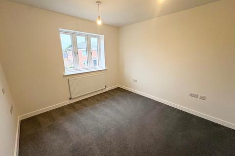 3 bedroom detached house to rent, Trafalgar Road, Nottingham, NG10