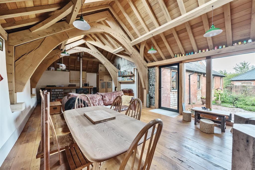 Diner/Kitchen/sitting Room
