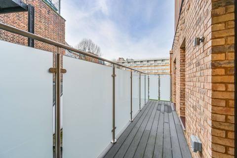 2 bedroom flat for sale, 134 Battersea High Street, London SW11