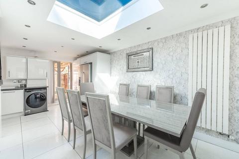 undefined, Combe Road, Watford, WD18