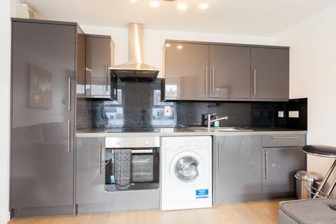 undefined, Hackney Road, London Fields, London, E2