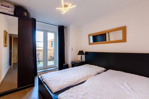 undefined, Hackney Road, London Fields, London, E2
