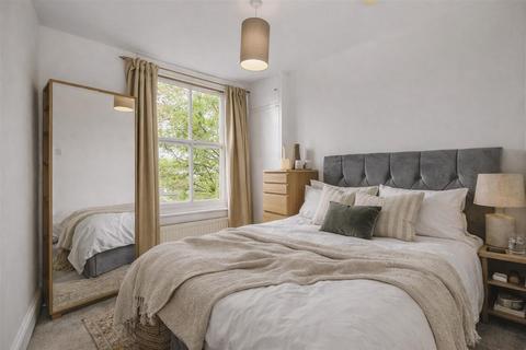 1 bedroom apartment to rent, Lower Richmond Road, Putney, London