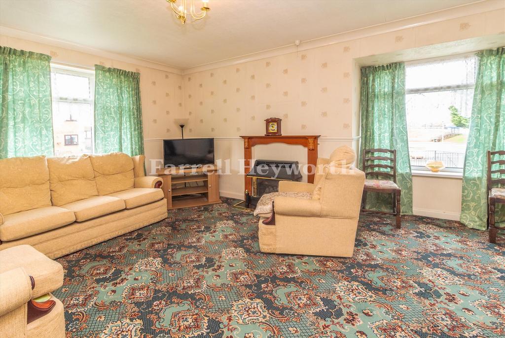 Lounge image 2