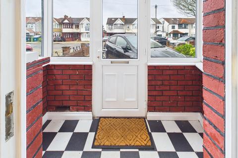 3 bedroom semi-detached house to rent, Exeter Road, Harrow, HA2