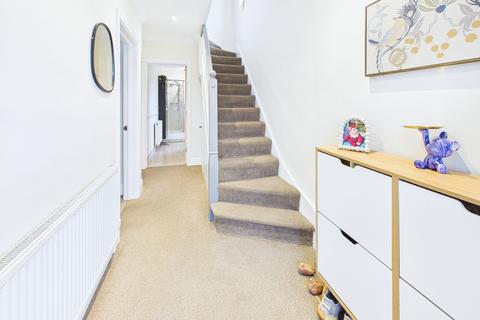 3 bedroom semi-detached house to rent, Exeter Road, Harrow, HA2