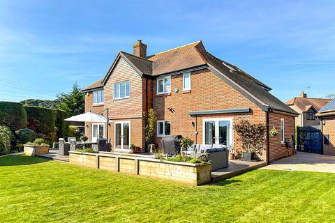 5 bedroom detached house for sale, East Drive, Angmering, BN16