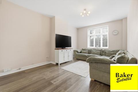 2 bedroom end of terrace house for sale, Green Lane, Dagenham RM8