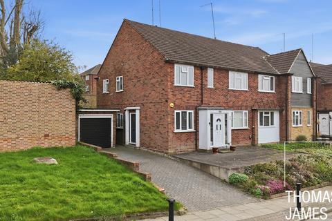 2 bedroom maisonette for sale, Byland Close, London, N21