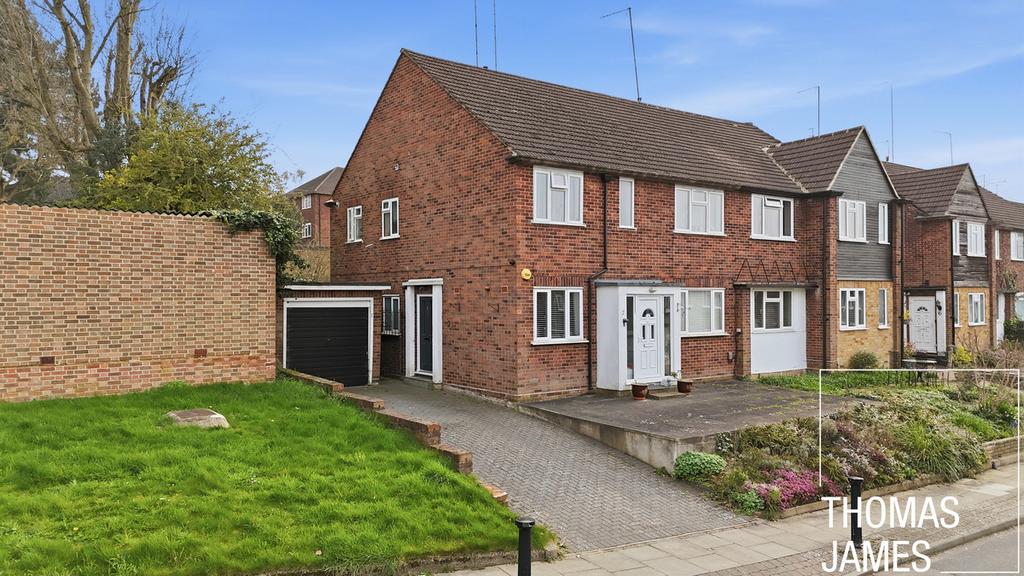 Detached house exterior, driveway, garage