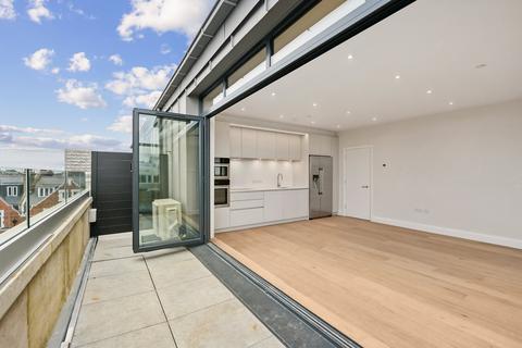 1 bedroom flat for sale, Saxon Hall, Palace Court, London