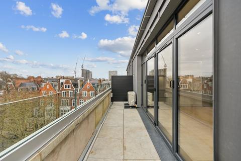 1 bedroom flat for sale, Saxon Hall, Palace Court, London