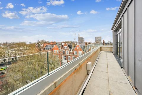2 bedroom flat for sale, Saxon Hall, Palace Court, London