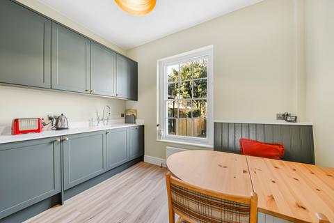 2 bedroom maisonette to rent, Prince of Wales Road, Kentish Town, London