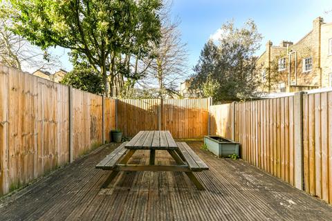 2 bedroom maisonette to rent, Prince of Wales Road, Kentish Town, London