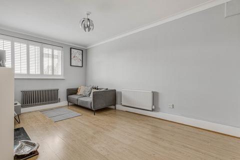2 bedroom flat for sale, Ingram Lodge, 80 Kings Avenue, London