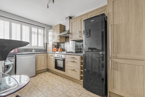 2 bedroom flat for sale, Ingram Lodge, 80 Kings Avenue, London