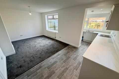 3 bedroom semi-detached house to rent, Belvedere Road, Stockton-on-tees TS17