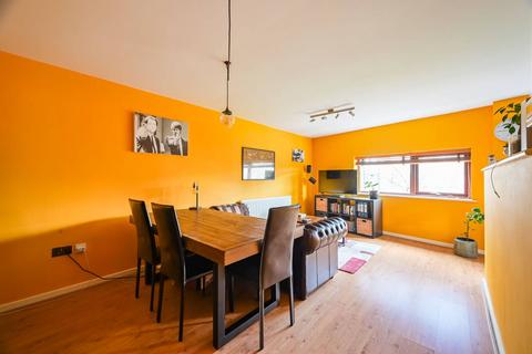 1 bedroom flat for sale, London E3