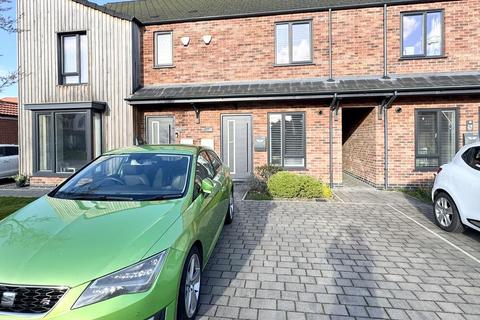 2 bedroom terraced house to rent, Fritillary Drive, Grimsby DN41