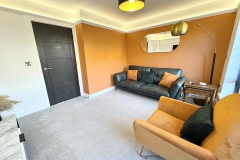 2 bedroom terraced house to rent, Fritillary Drive, Grimsby DN41