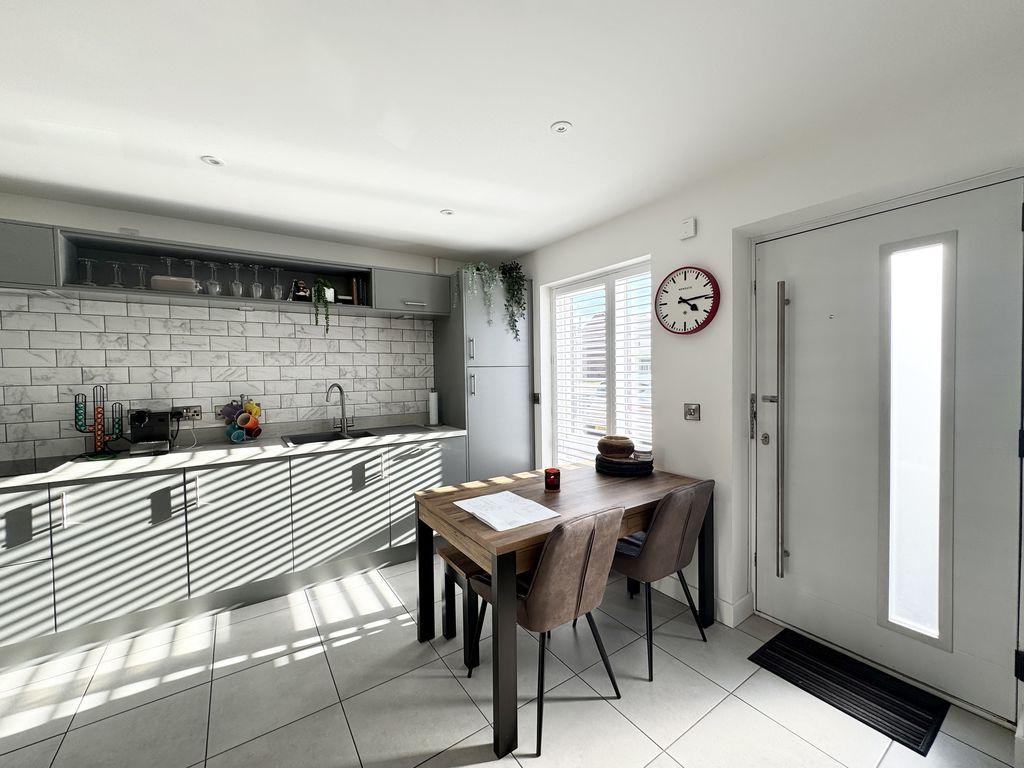Kitchen Alt View