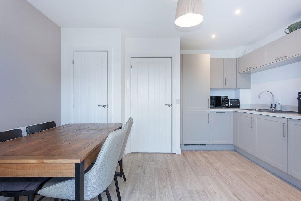 Dining kitchen