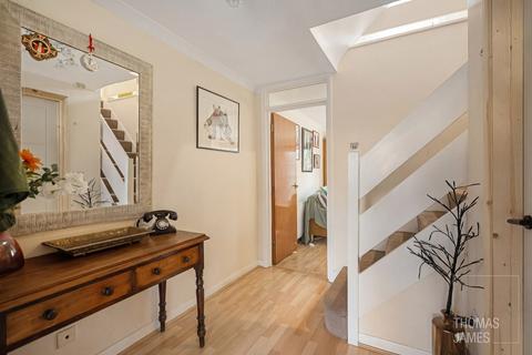 4 bedroom terraced house for sale, Hoppers Road, London, N21
