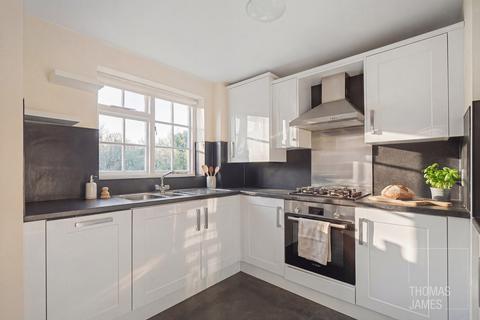 4 bedroom terraced house for sale, Hoppers Road, London, N21
