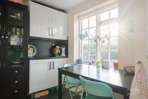 4 bedroom terraced house for sale, Hoppers Road, London, N21