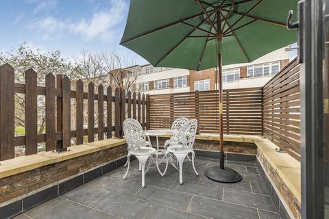 undefined, Cephas Avenue, Stepney