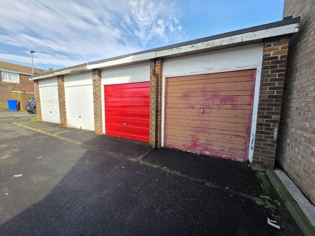 Garage In Block