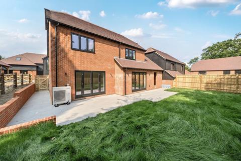 3 bedroom detached house for sale, Standen Street, Iden Green