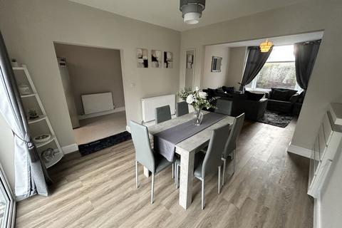 3 bedroom semi-detached house for sale, Llandudno Road, Penrhyn Bay