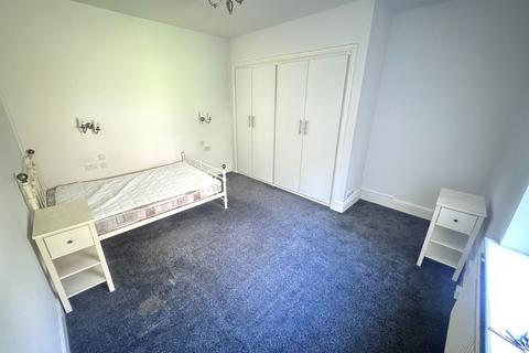 1 bedroom terraced house to rent, Halifax Old Road, Huddersfield