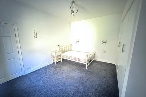 1 bedroom terraced house to rent, Halifax Old Road, Huddersfield