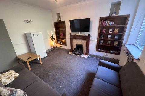 1 bedroom terraced house to rent, Halifax Old Road, Huddersfield