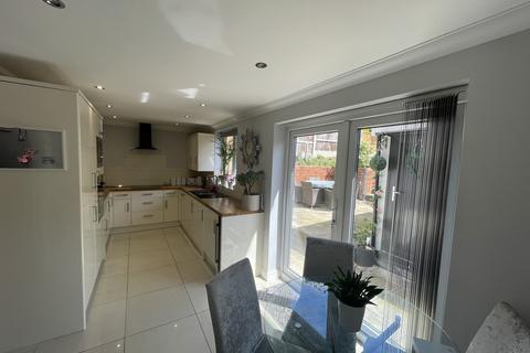 undefined, Avelon Road, Romford RM5