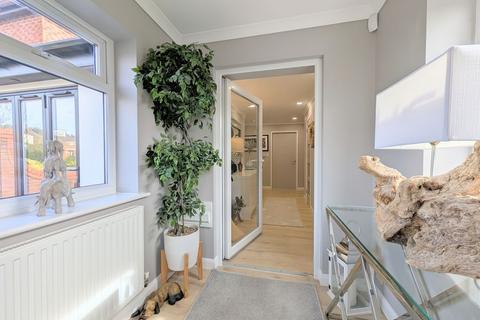 undefined, Golf Open 2026 - Vivian Drive, Birkdale - Sleeps Up To 8 - Immaculate Bungalow