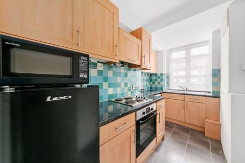 1 bedroom flat for sale, Du Cane Court, Balham High Road, SW17 7JQ