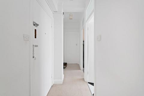 1 bedroom flat for sale, Du Cane Court, Balham High Road, SW17 7JQ