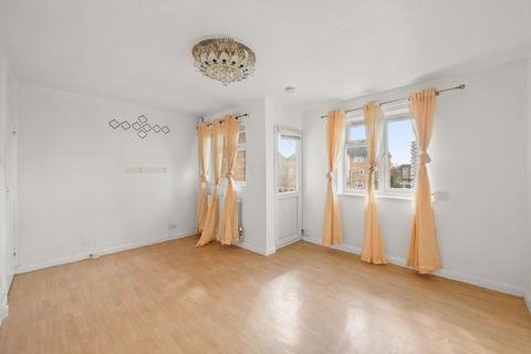 2 bedroom flat for sale, Radcliffe Way, Northolt