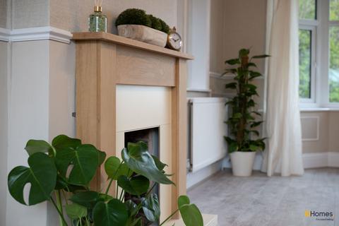 3 bedroom semi-detached house for sale, Bury Old Road, Manchester