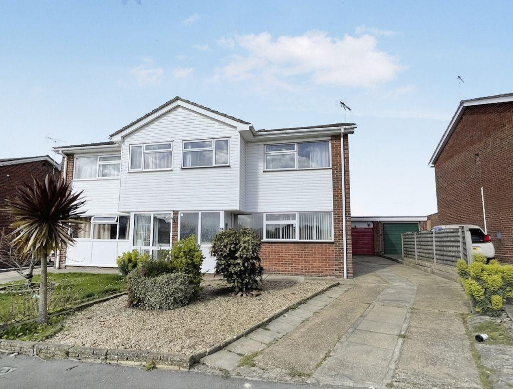 Pyefleet Close
