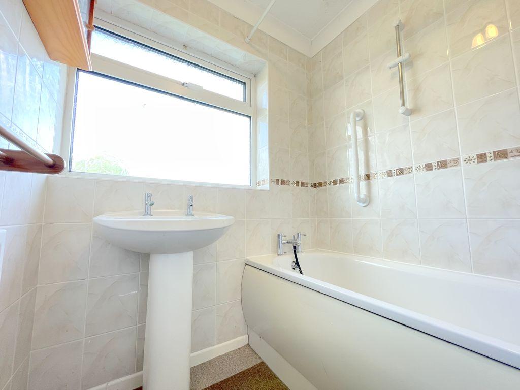 Pyefleet Close