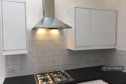 2 bedroom end of terrace house to rent, Manifold Road, Eastbourne, BN22