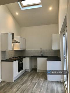 2 bedroom end of terrace house to rent, Manifold Road, Eastbourne, BN22