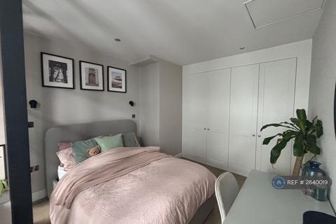 1 bedroom maisonette to rent, Lockington Road, London, SW8