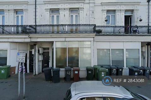 2 bedroom flat to rent, Cavendish Place, Eastbourne, BN21